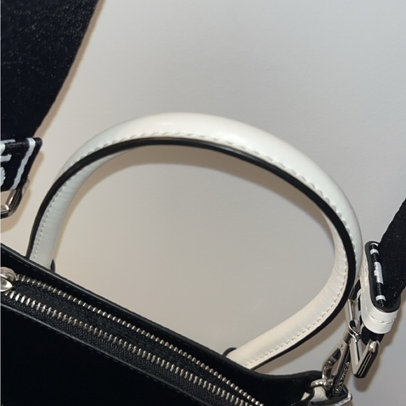 Michael Kors Mercer Pebbled Leather Messenger Bag - crossbody - Picture 4 of 4